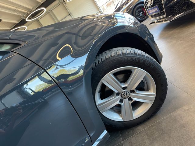 Volkswagen Golf VII Lim.  BMT *NAVI*SZHZ*PDC*TÜV-052027*