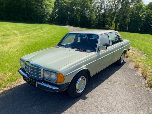 Mercedes-Benz 300 D w123, Automatik, Klima, Oldtimer