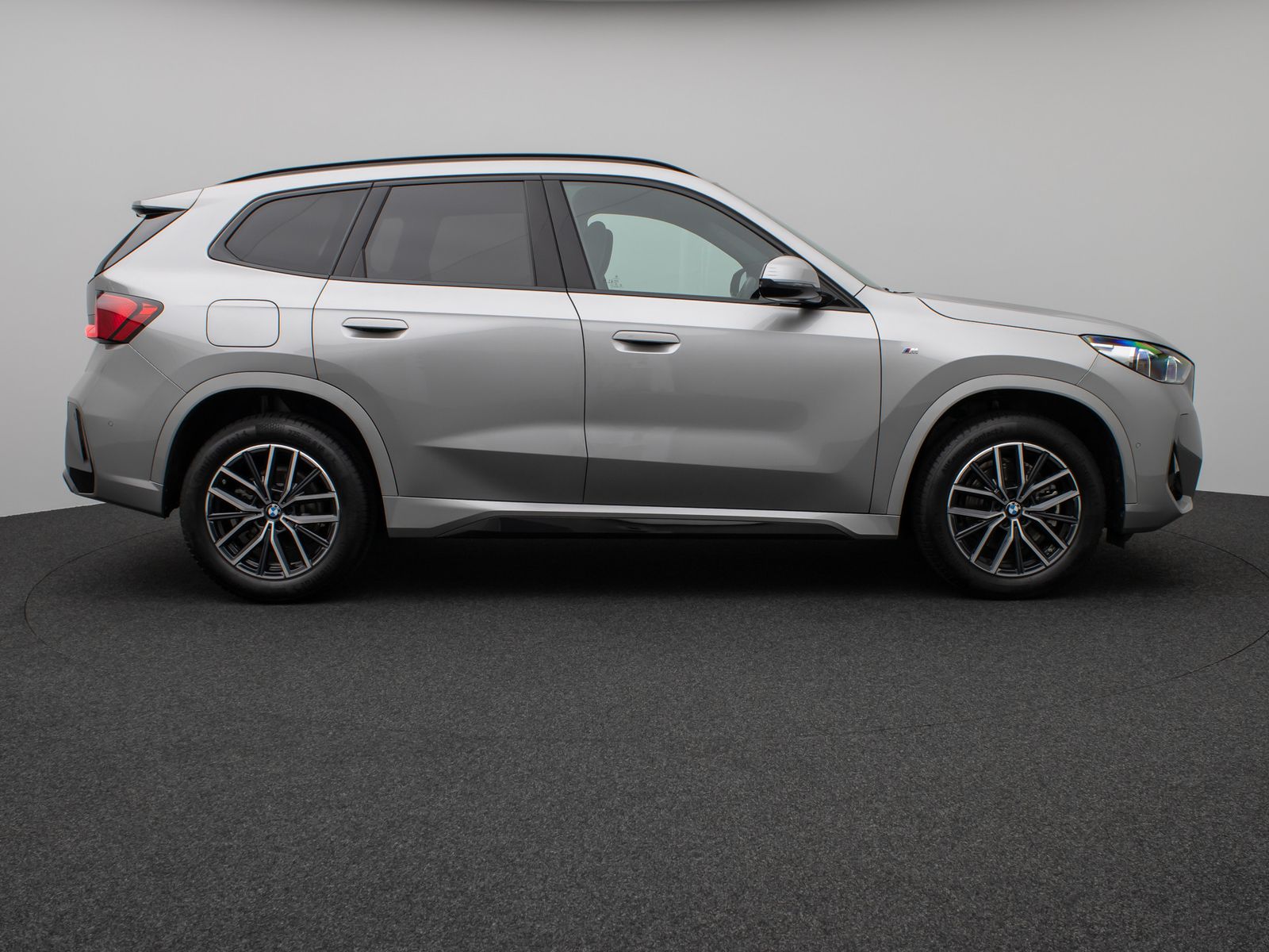 Fahrzeugabbildung BMW X1 sD20i M Sport Panorama Kamera DAB H/K Komfort