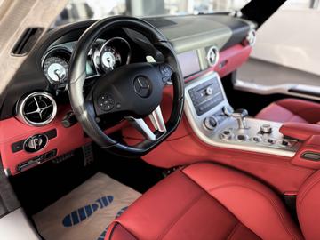 2010 Mercedes-BENZ SLS AMG — миниатюра 12