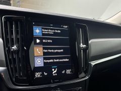 VOLVO V90 Pro T4 Mom.Pro Leder Navi LED ACC Kam.