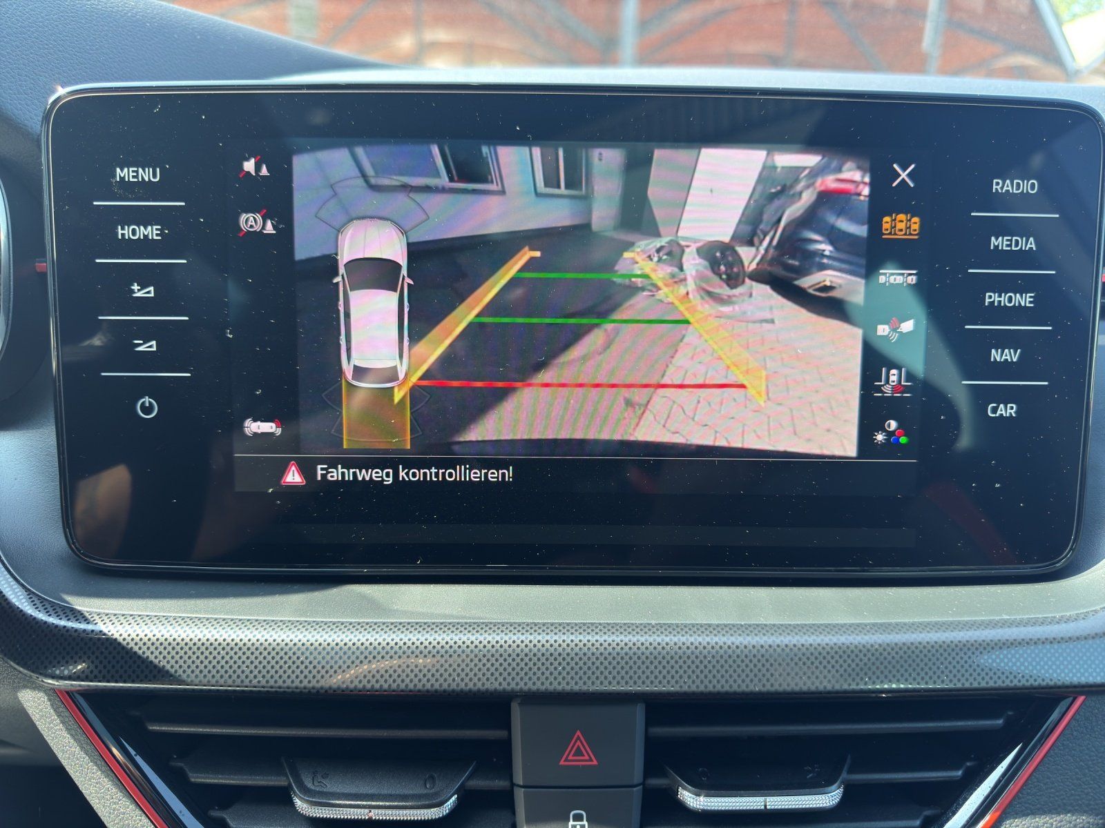 Fahrzeugabbildung SKODA Scala 1.5 TSI DSG Monte Carlo/KAMERA/PANO/VIRT./