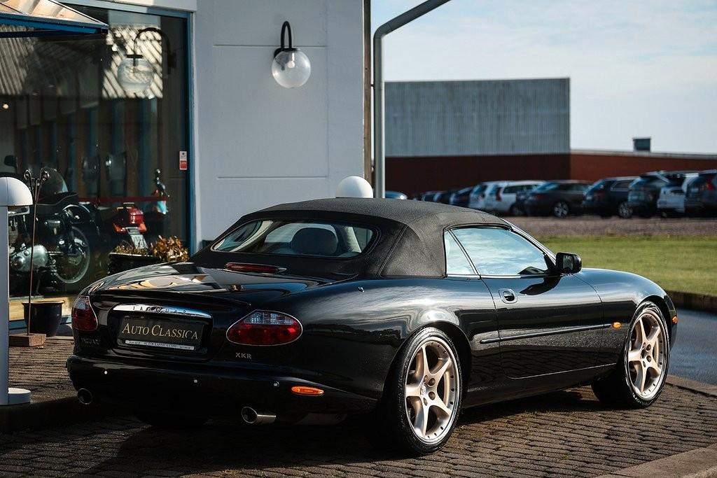 Jaguar XKR