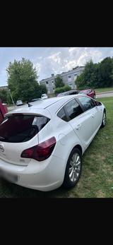 Opel Opl astra 2.0 Disel Automatik TÜV 2028.   ... - Opel Astra aus 2010 mit Diesel-Antrieb