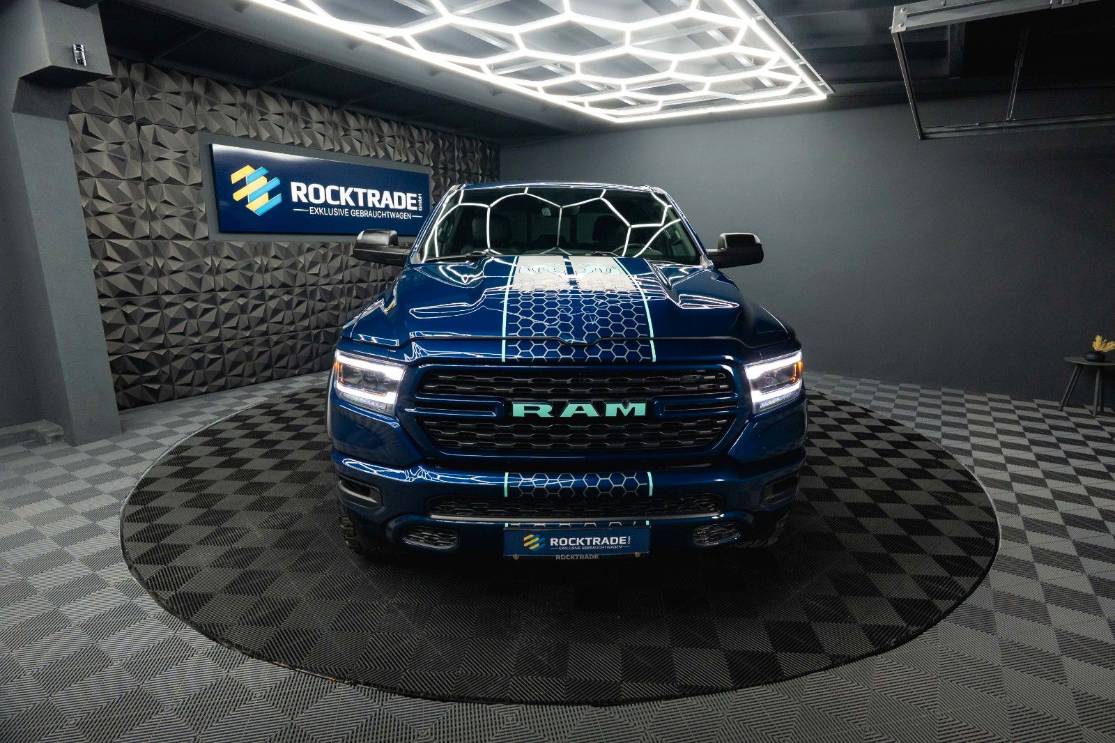 Fahrzeugabbildung Dodge RAM 5.7 V8 HEMI 4x4 BLUE EDITION Offroad LONGBED