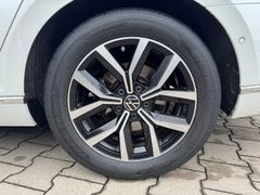 VW Passat Variant 2.0 TDI DSG Elegance