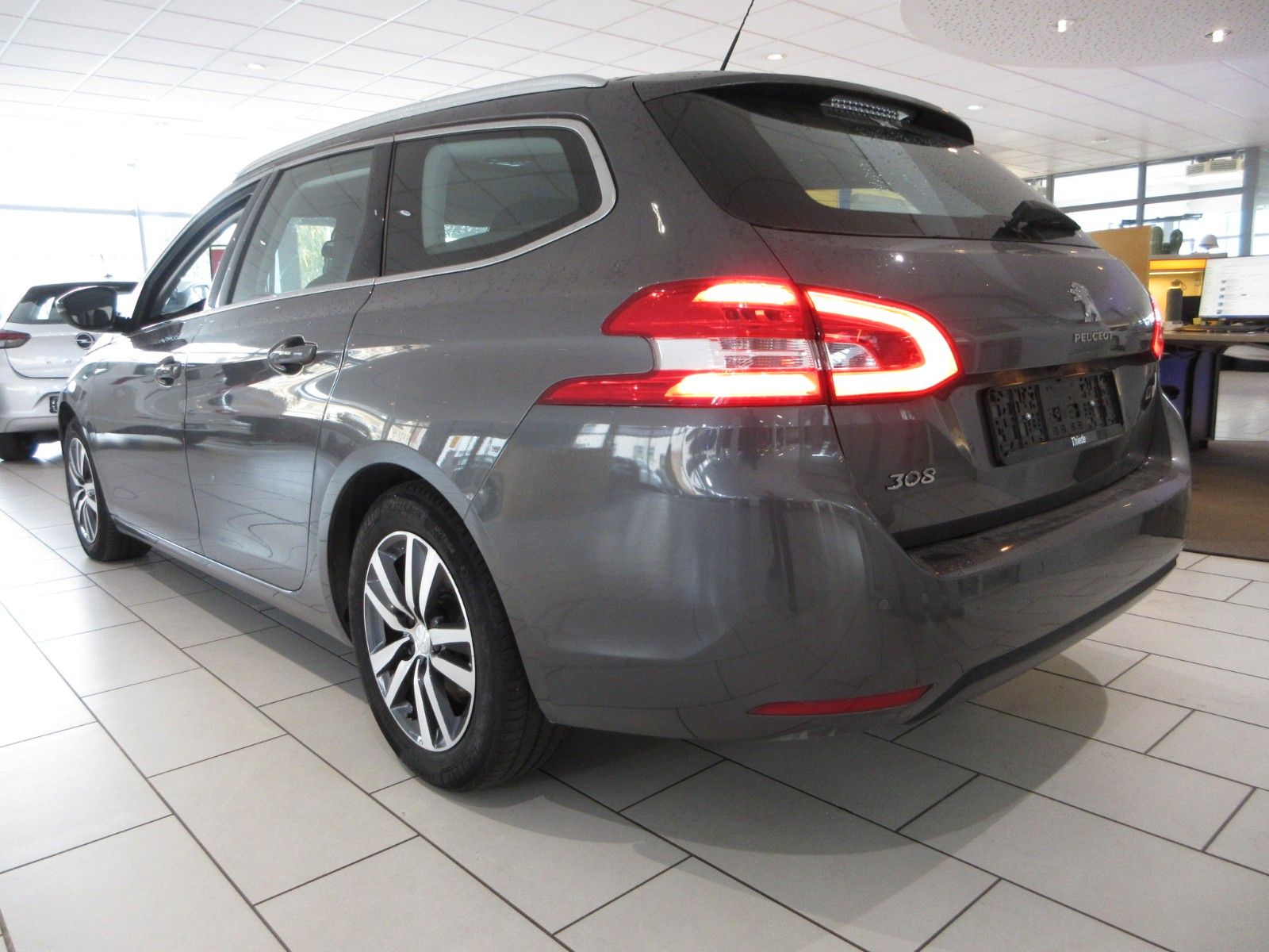 Fahrzeugabbildung Peugeot 308 SW Allure 1.5D LED/NAVI/SHZ/PDC/R´CAMERA