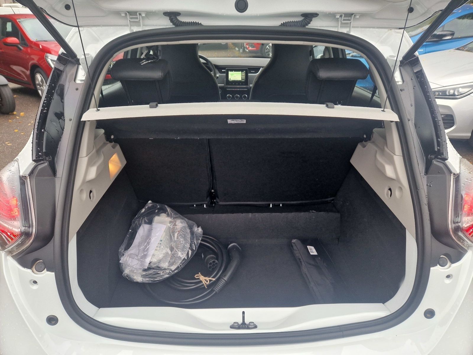 Fahrzeugabbildung Renault ZOE R110 Z.E. 50 ABS Außenspiegel beheizbar ESP