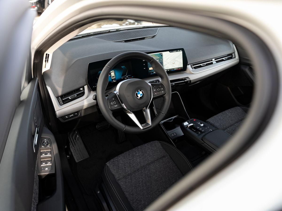 BMW 220i Active Tourer AHK Navi Kamera M Dachreling foto 4