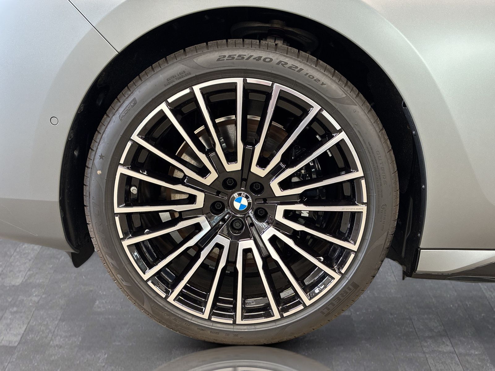 BMW i7 xDrive60 Limousine M Sport Massage AHK Alarm foto 5