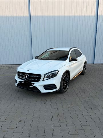 MERCEDES-BENZ GLA 200 -
