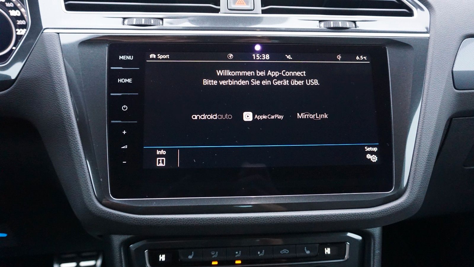 Fahrzeugabbildung Volkswagen Tiguan Highline 4M R-Line Panorama,Navi,LED,AHK