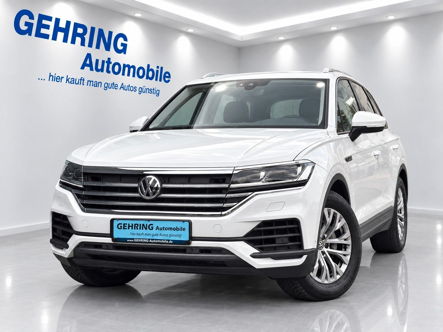 Volkswagen Touareg - 1