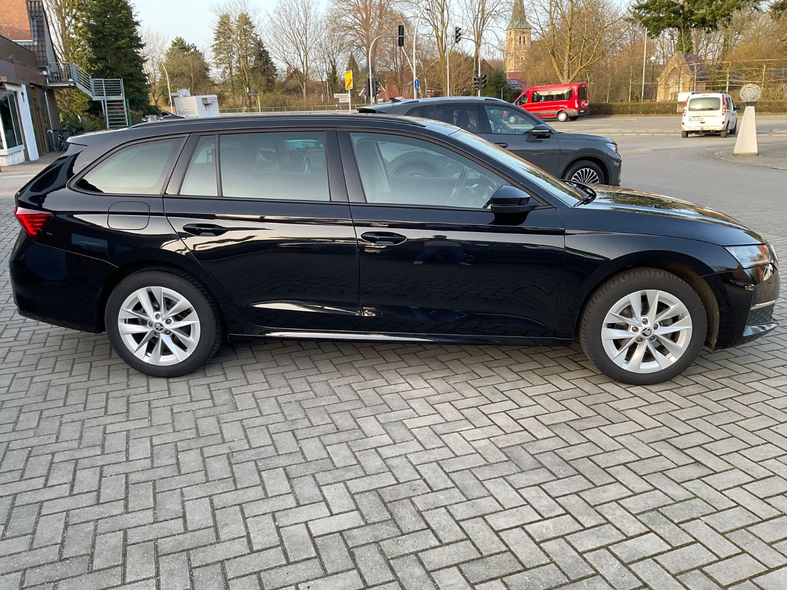 Fahrzeugabbildung SKODA Octavia Combi 2.0 TDI DSG,ACC,AHK,Navi,Kamera