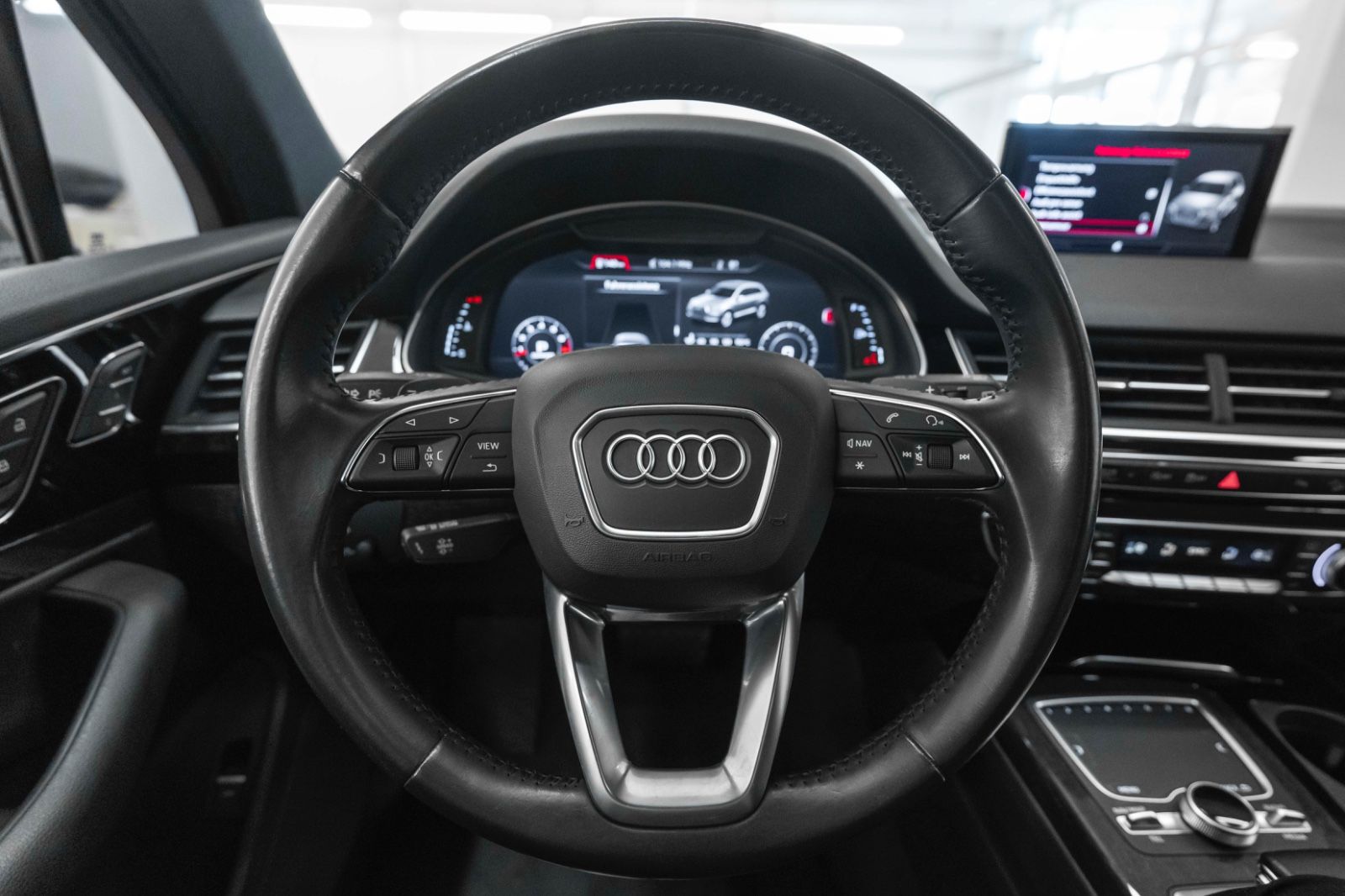 Fahrzeugabbildung Audi Q7 3.0 TFSI Quattro LED 360° AHK NAV 7SITZER