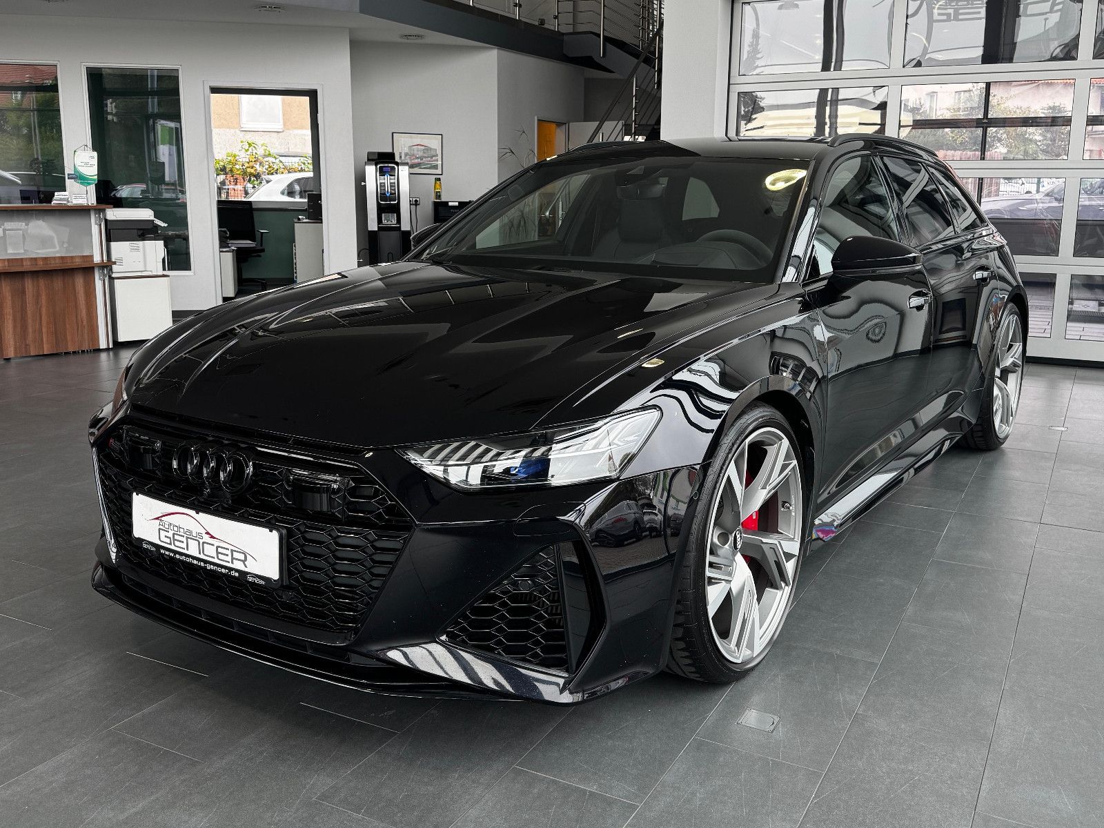 AUDI RS6 Avant 4.0 TFSI quattro "Laser/Head-Up/360°"
