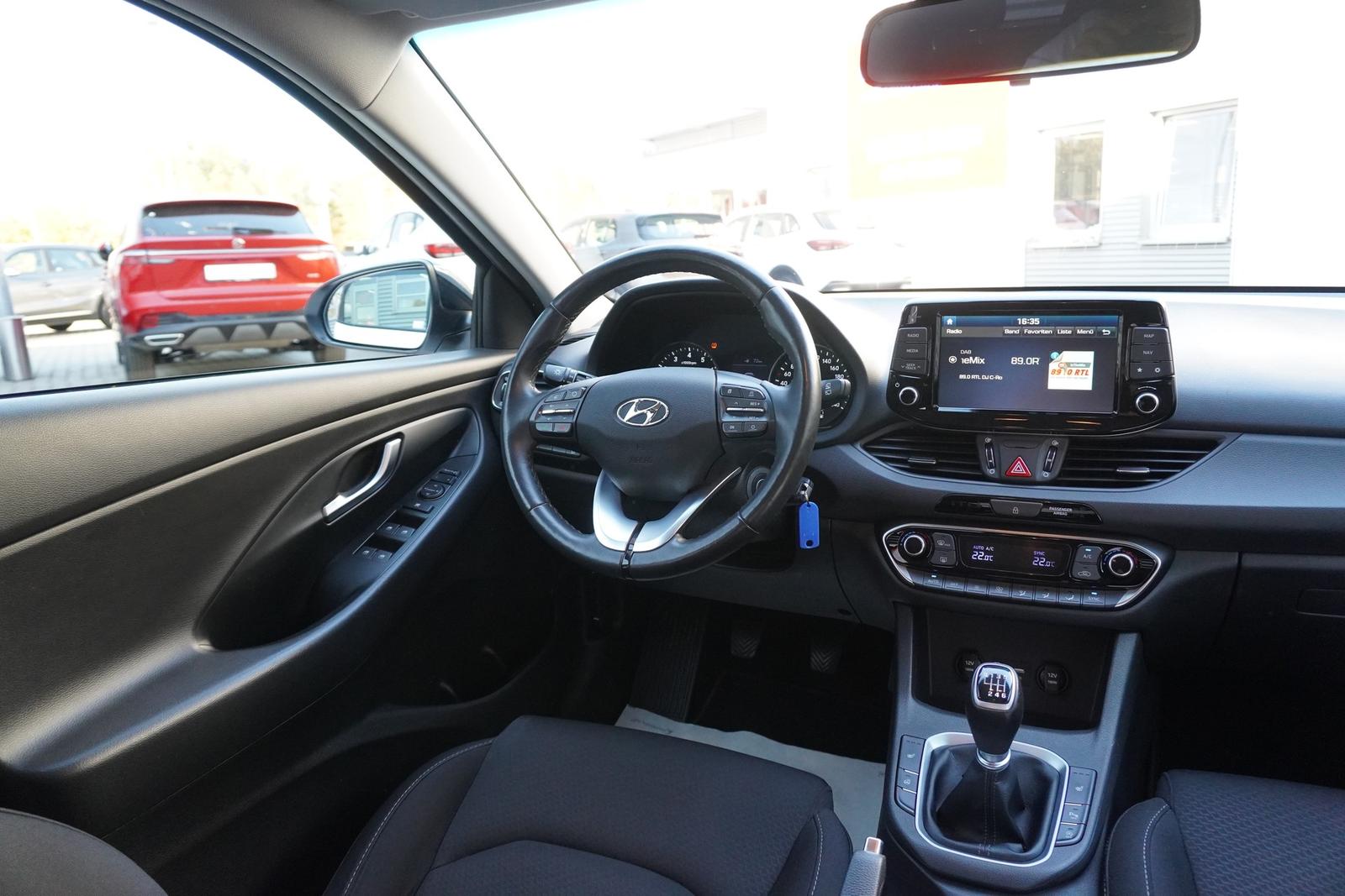 Hyundai i30 1.0 T-GDI YES! Navi Kamera Sitzheizung PDC