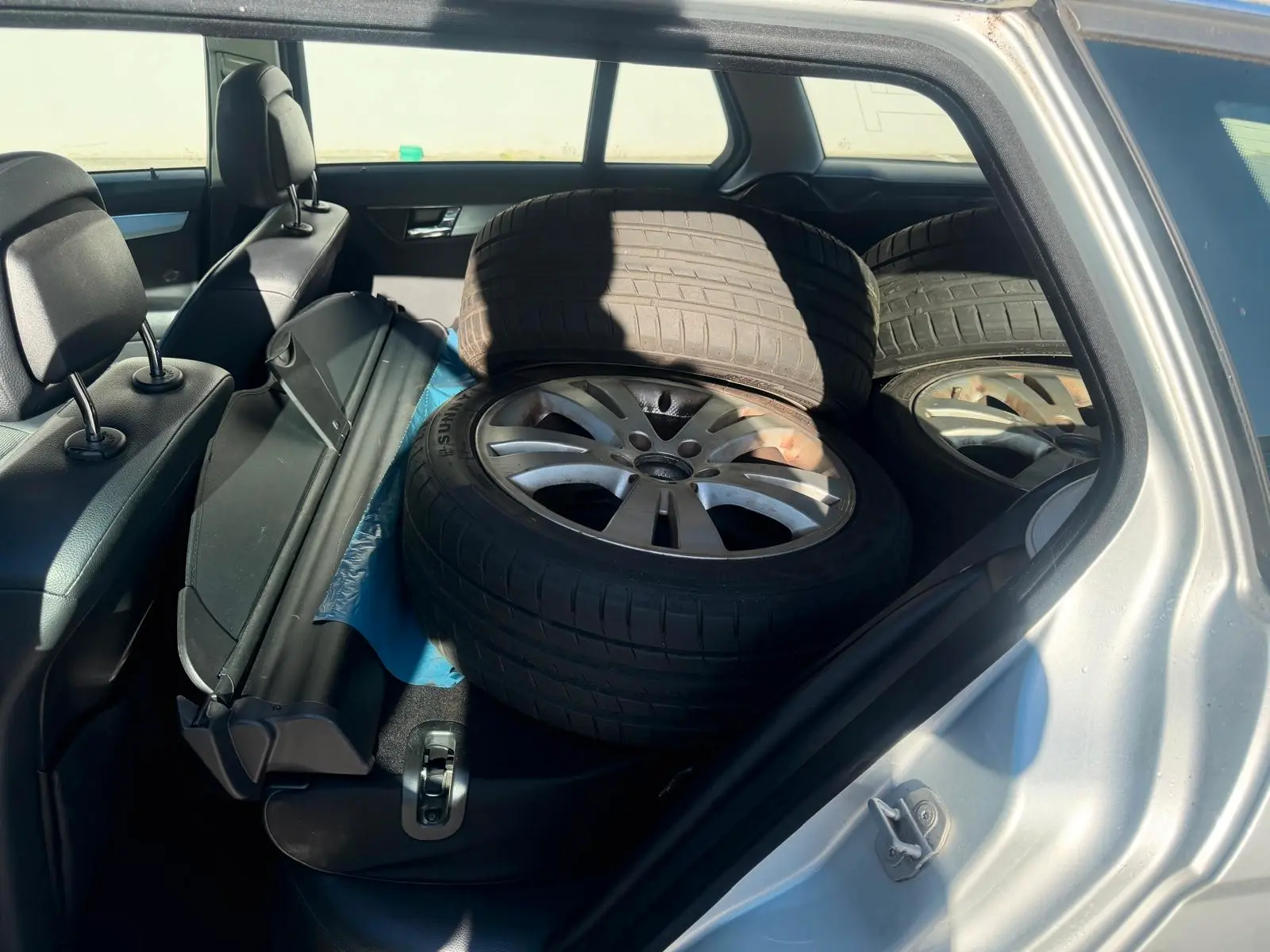 Mercedes-Benz C180 2009 — photo 13