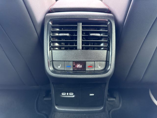 Skoda Octavia Combi RS-LED-AHK-SHZ-CarPlay-Ambi