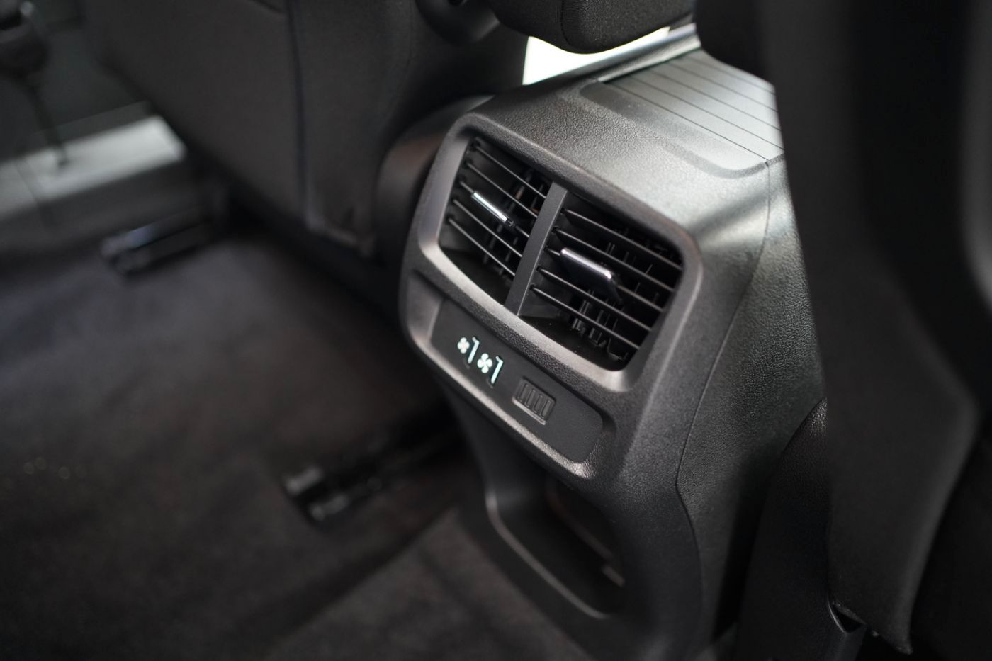 Fahrzeugabbildung Citroën Berlingo XL BlueHDi 130 EAT8 Max 7 Sitzer Navi