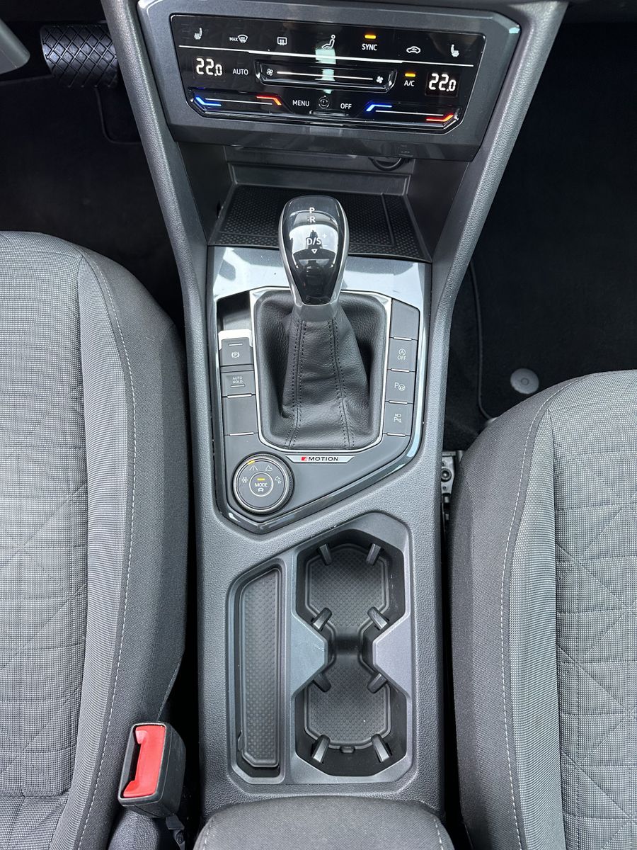 Fahrzeugabbildung Volkswagen Tiguan 2.0 TDI DSG 4M Life NAV+LED+PANO+H&K+ACC
