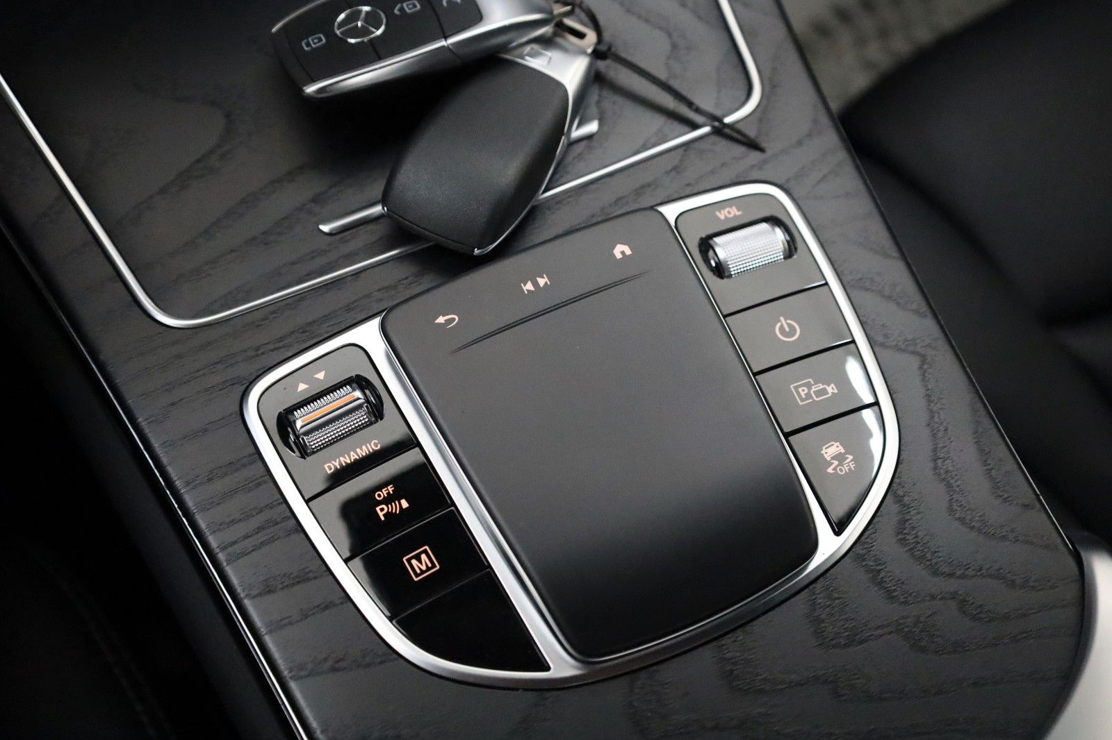 Fahrzeugabbildung Mercedes-Benz GLC 300 de Coupe 4M,AMG,Night-pak.,LED,360Kamera