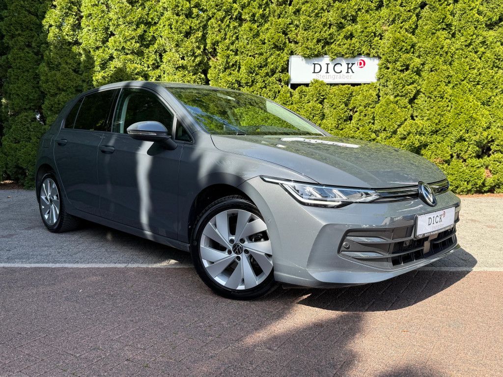 Fahrzeugabbildung Volkswagen Golf Lim. 2.0 TDI DSG Goal LED+KAM+ACC+SHZ+CARPL