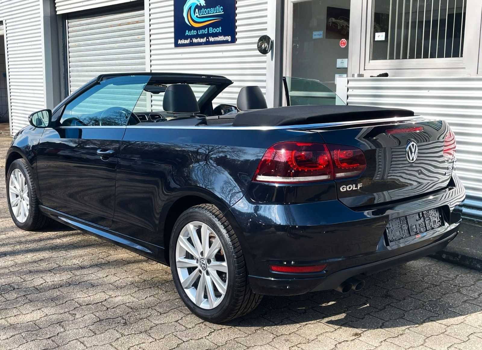 Fahrzeugabbildung Volkswagen Golf VI CABRIO EXCL EDITION KLIMAAUT LEDER NAVI