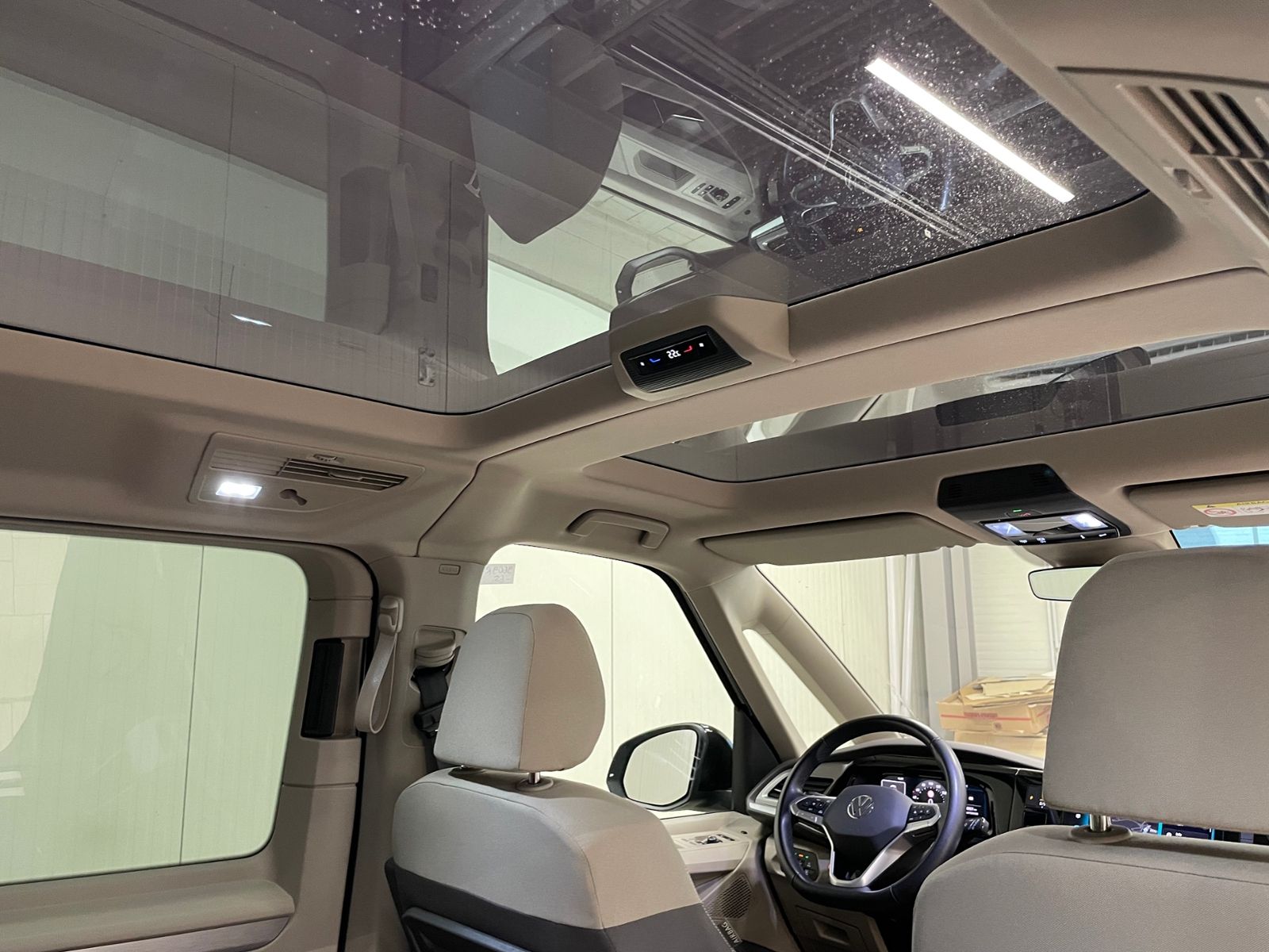 T7 Multivan Life LR 2.0 TDI MATRIX-LED PANO ACC