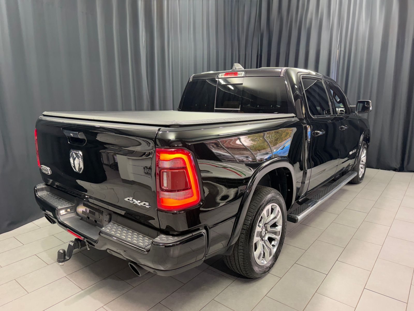 Fahrzeugabbildung Dodge RAM 1500 5.7 HEMI 4x4 Longhorn|AHK|NAVI|PANO
