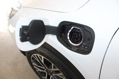 Fahrzeugabbildung Ford Kuga PHEV Titanium Plug In Automatik NAVI + AHK