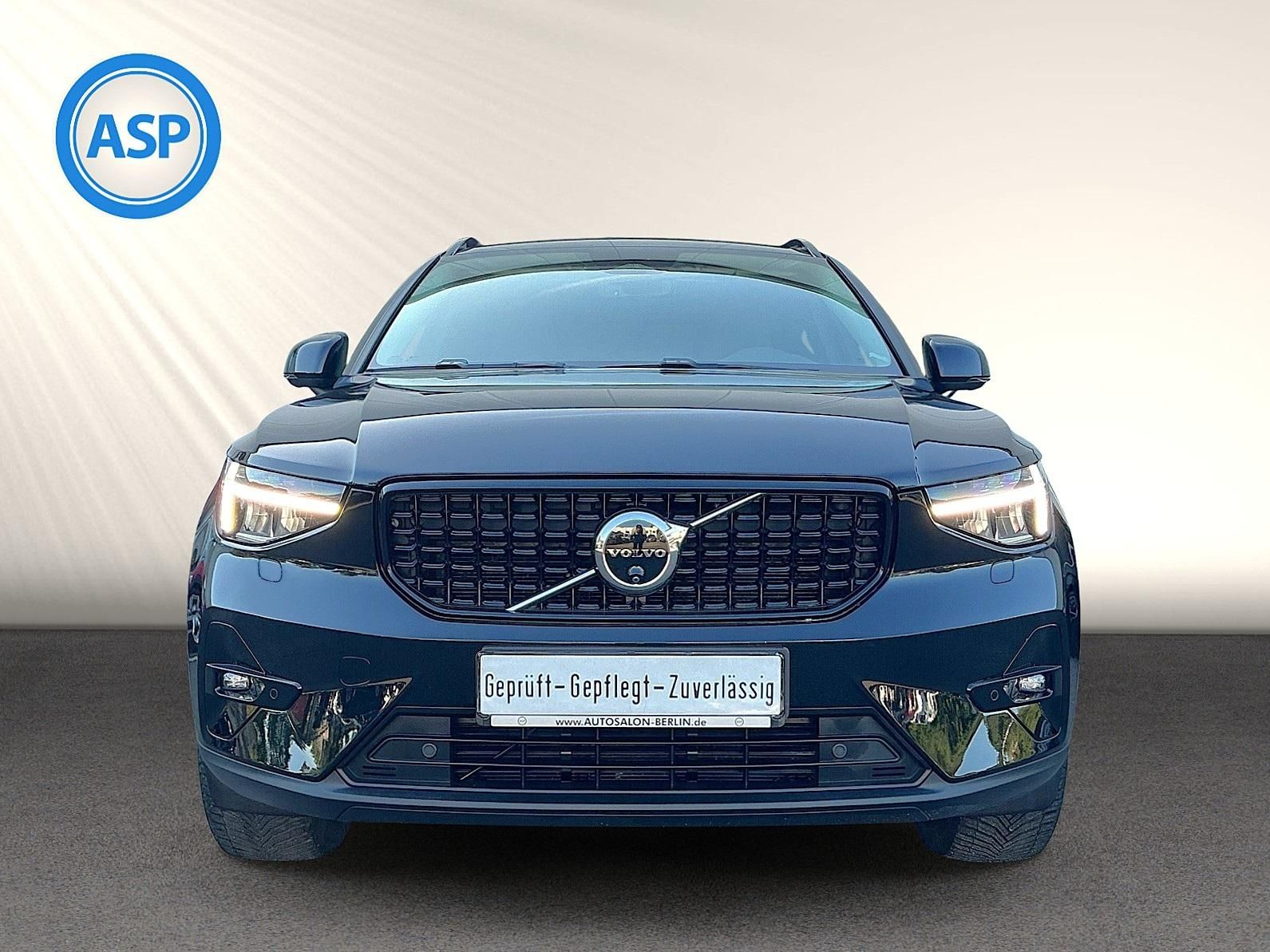 Volvo XC40 B3 DKG +Dark LED PANO H&K Apple&Andro RFK imagem 2