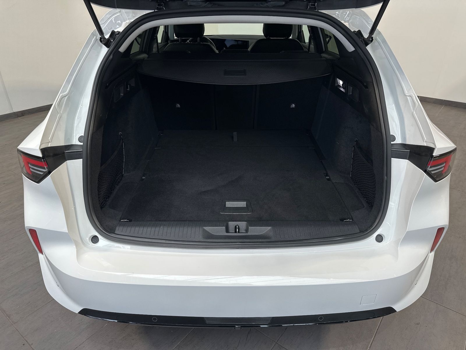 Fahrzeugabbildung Opel Astra SpT 1.5 D Automatik Business Elegance NAV