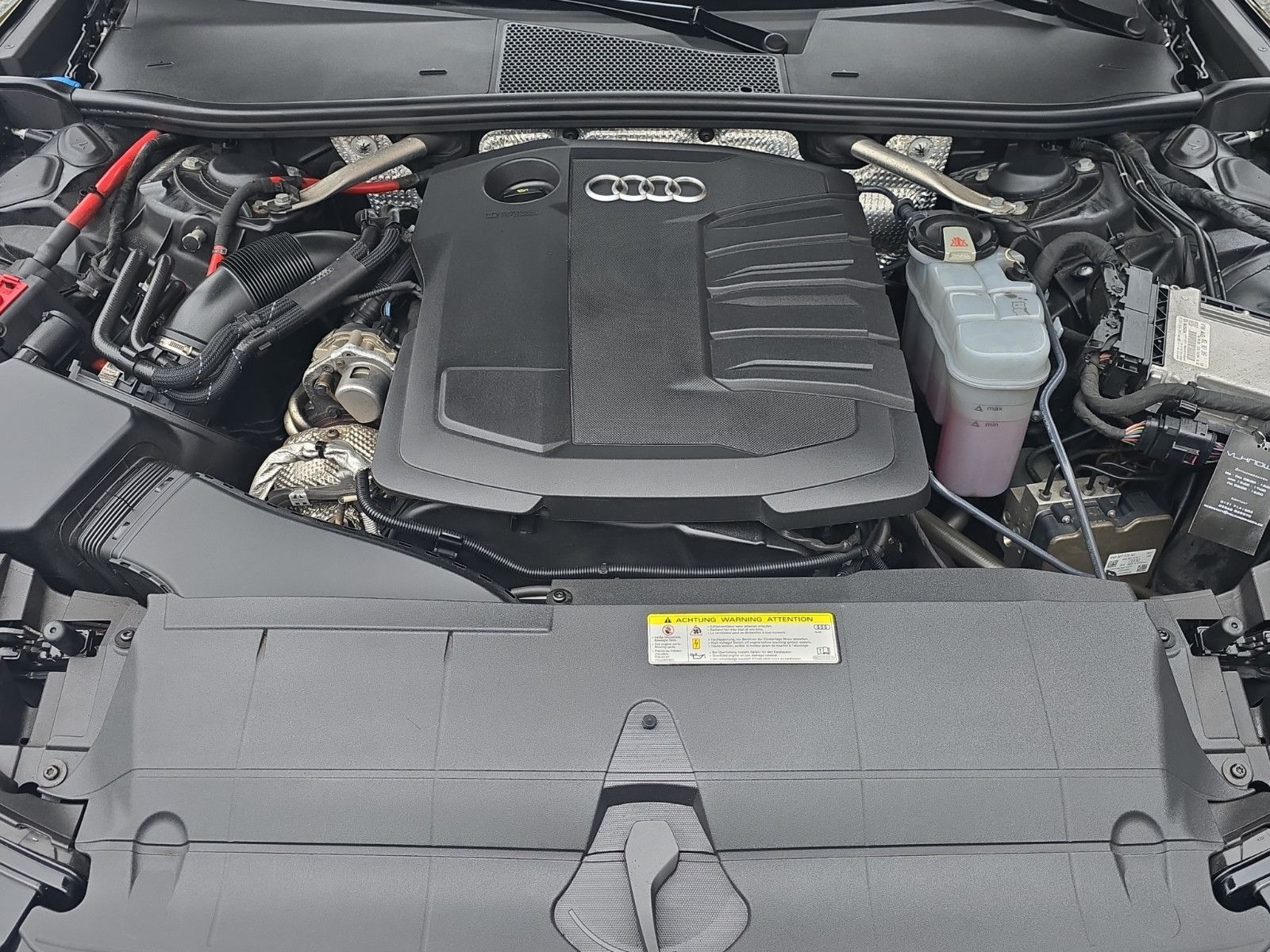 Fahrzeugabbildung Audi A6 Avant 40 TDI LED+KAMERA+NAVI+PDC+AHK+SHZ