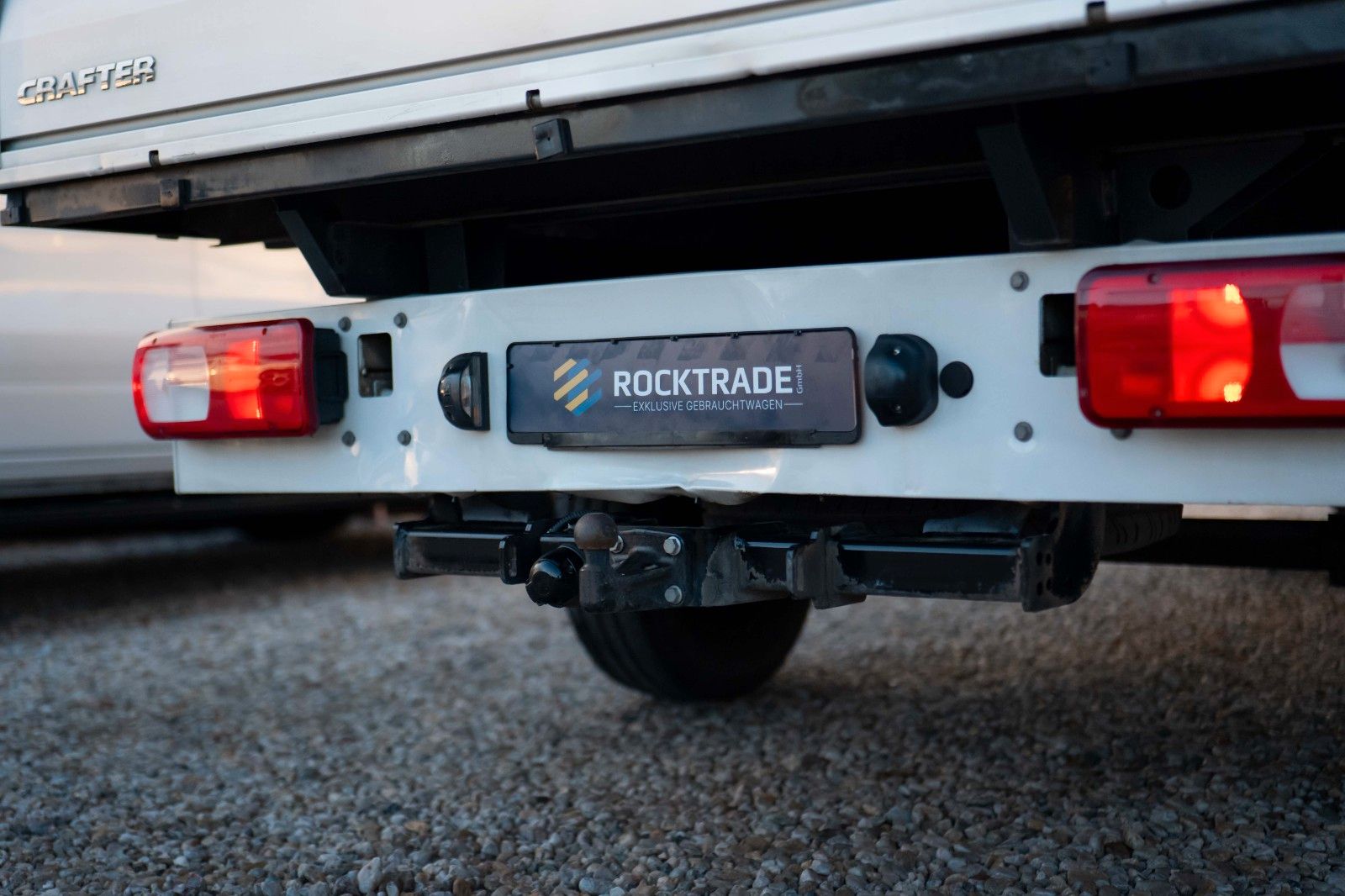 Fahrzeugabbildung Volkswagen Crafter Pritsche 35 DOKA lang FWD 7 Sitze 19%