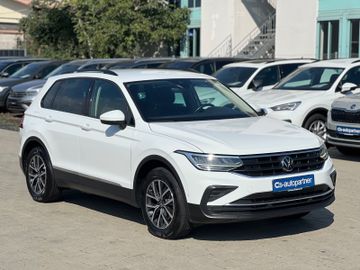 Volkswagen Tiguan - 6