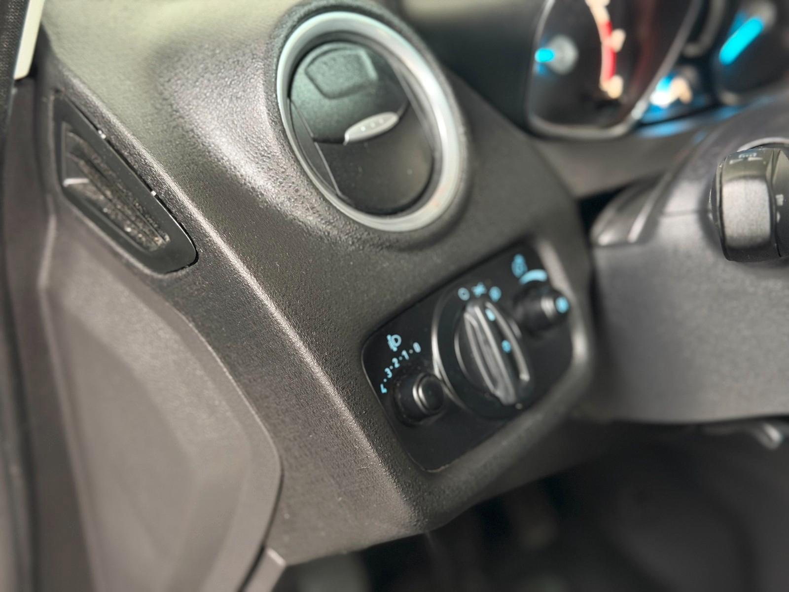 Ford Fiesta Edition Winterpaket USB PDC