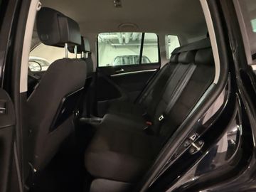 Volkswagen Tiguan - 10