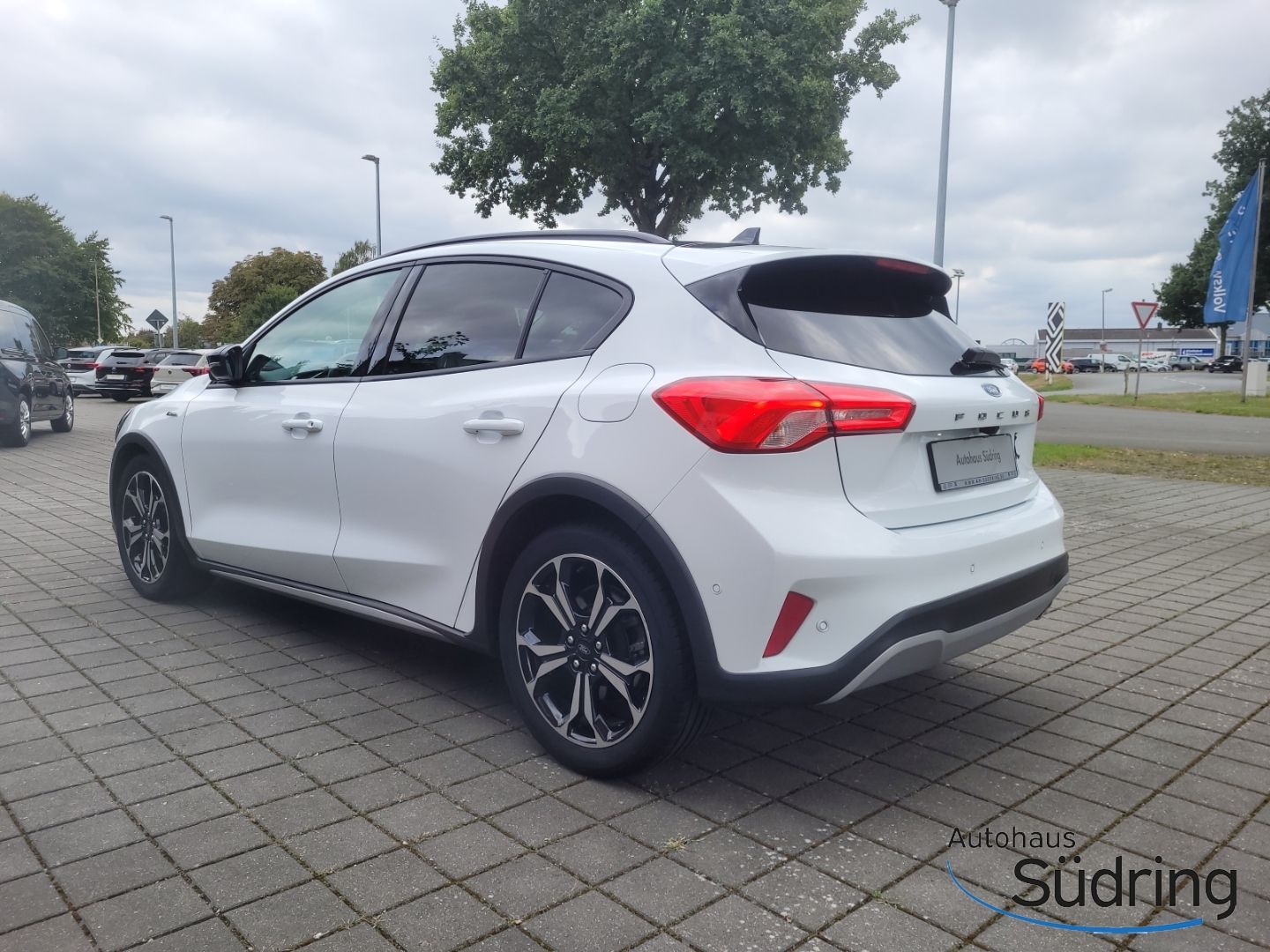 Focus 1.5 EcoBoost Active HUD AHK Navi LED ACC
