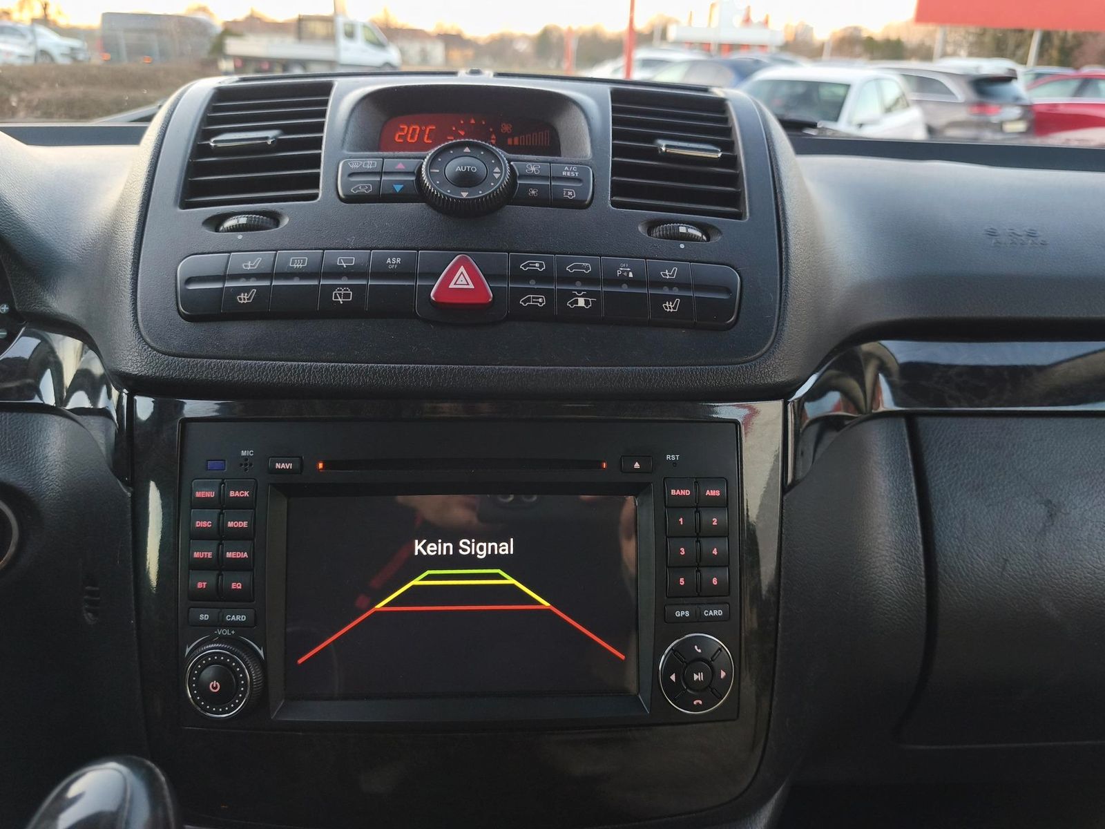 Fahrzeugabbildung Mercedes-Benz Viano 3.0 X-Clusive lang/6-Sitze/Alcantara/Navi