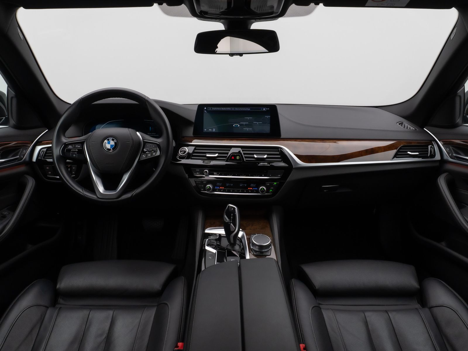 Fahrzeugabbildung BMW 530e iP Luxury Line Kamera HiFi Fernlichtassist