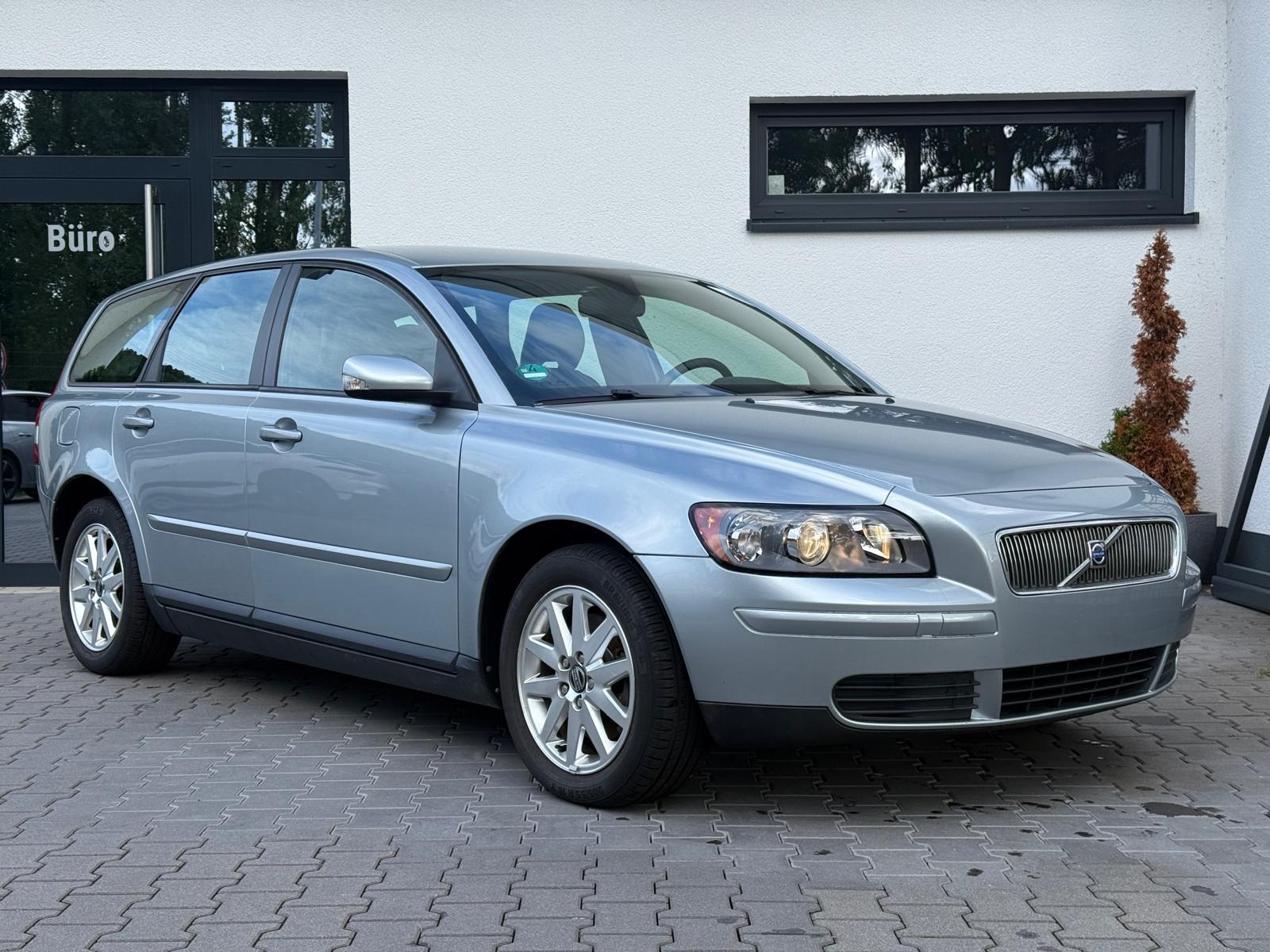Volvo V50 2.4 Aut. KLIMAHU + Service NEU 