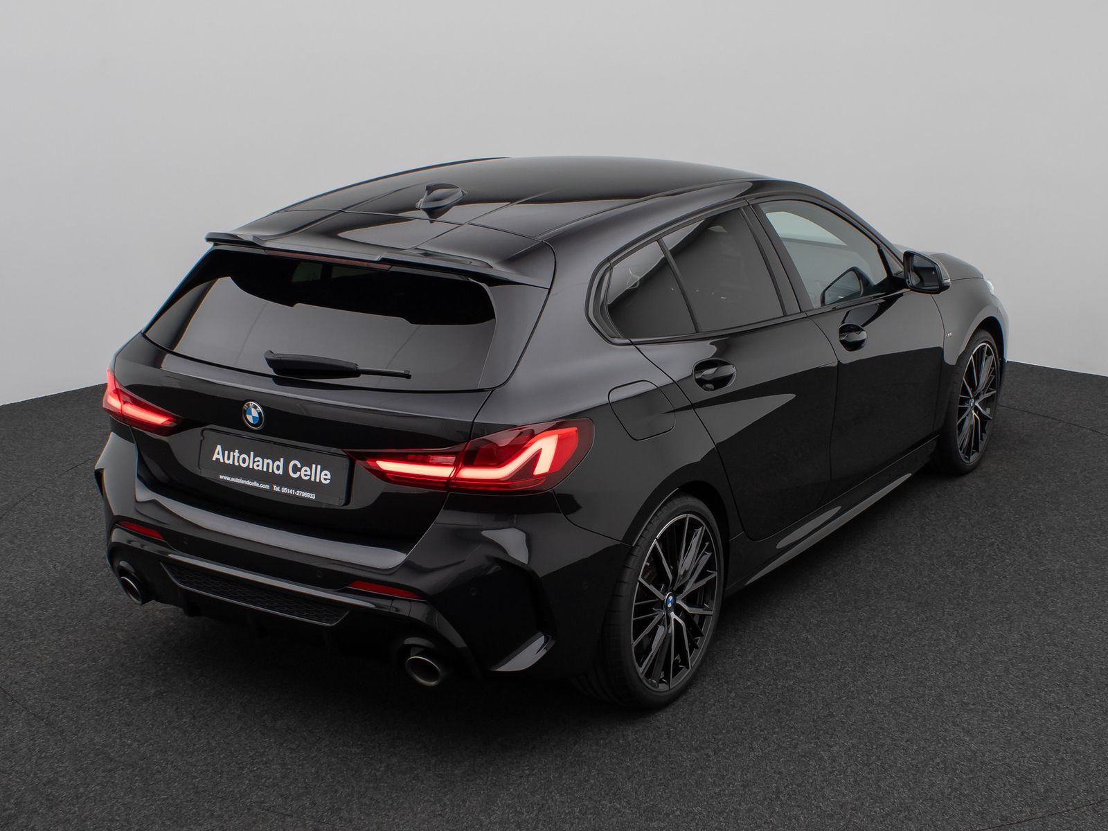 Fahrzeugabbildung BMW M135i xD HUD DAB H/K Komfort 19" Lenkradheizung