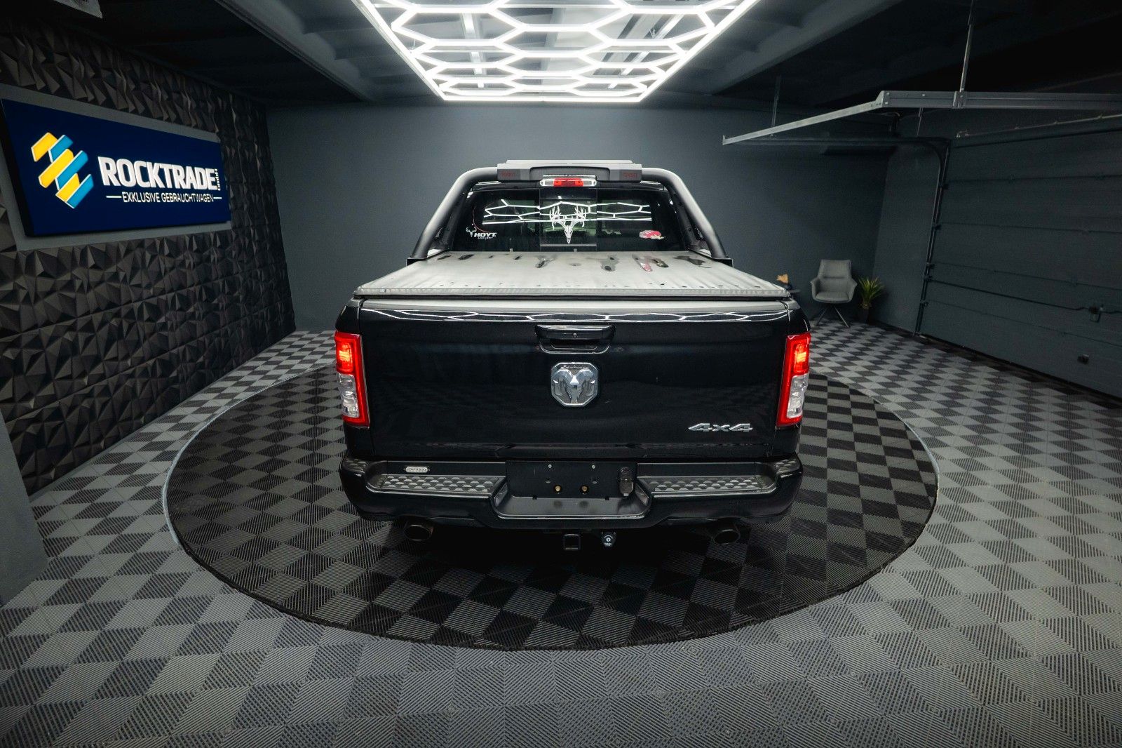 Fahrzeugabbildung Dodge RAM 5.7 V8 HEMI 4x4 OFFROAD Night-Paket *LED*