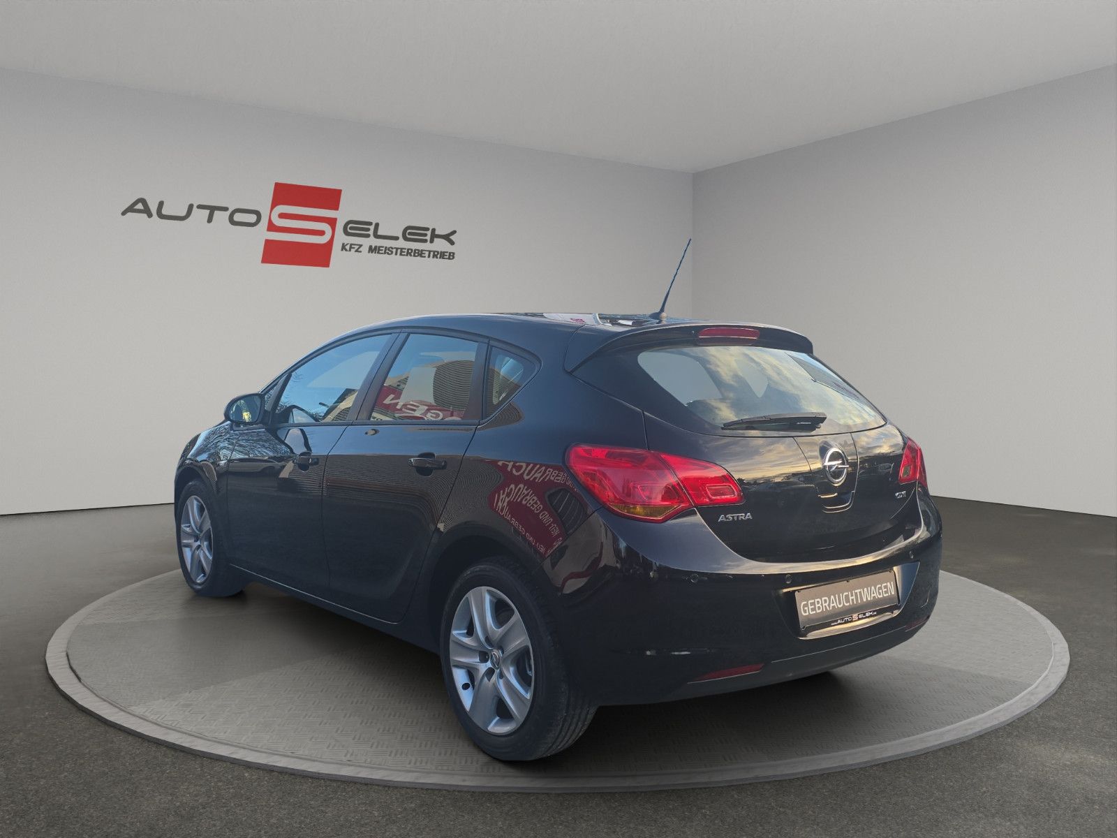 Fahrzeugabbildung Opel Astra J Edition*Klima*Tüv und Service NEU