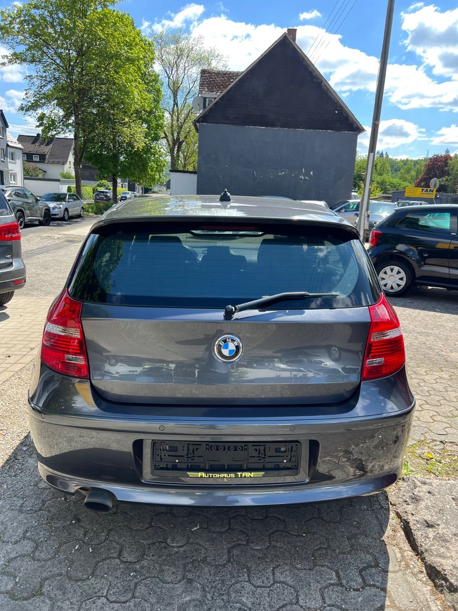 Fahrzeugabbildung BMW 120i AUTOMATIK * NAVI *KEYLESS-GO*XENON*