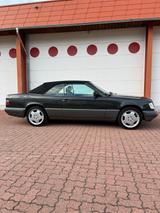 Mercedes-Benz 220 - gebrauchte Mercedes-Benz 220 aus dem Jahr 1994