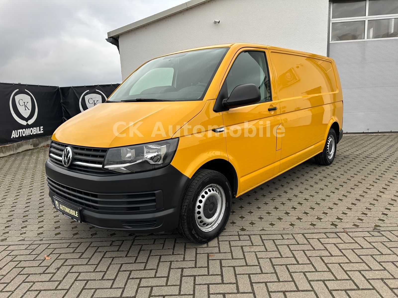 Fahrzeugabbildung Volkswagen T6 Transporter Kasten lang 2.0TDI/Klima/AHK 2.5T