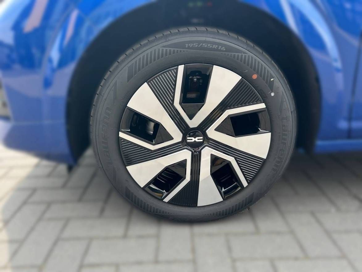 Fahrzeugabbildung Dacia Sandero Expression TCe 100