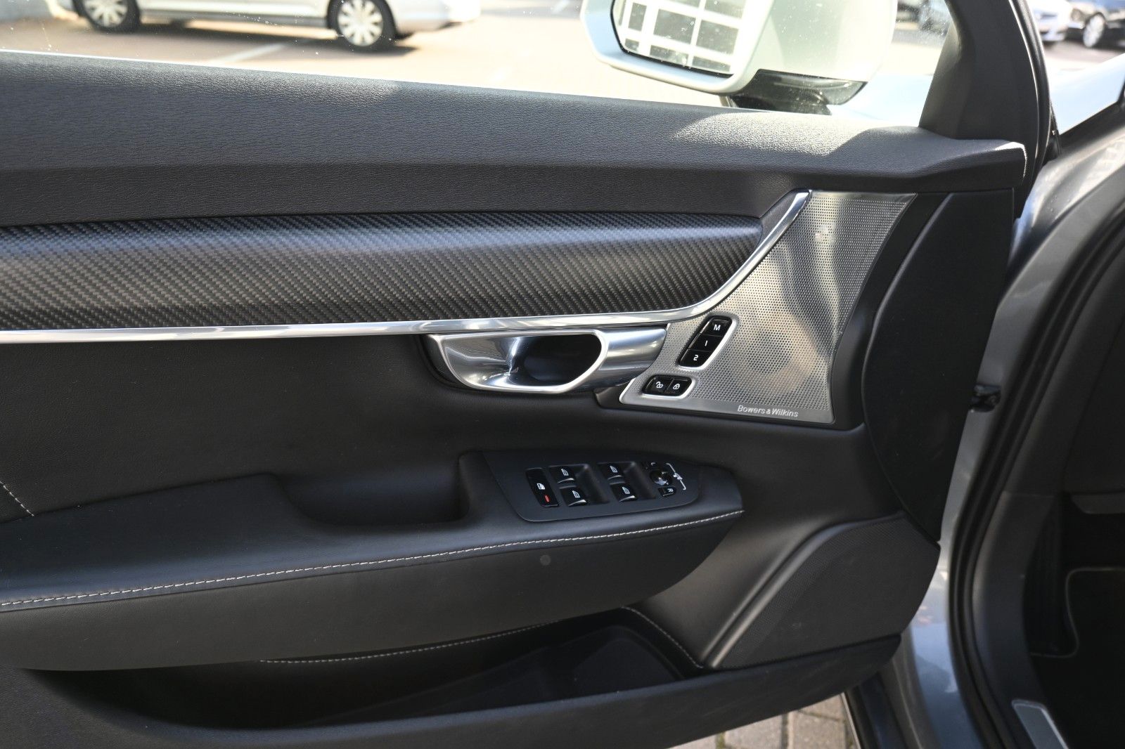 Fahrzeugabbildung Volvo S90 Lim.R-Design Plug-In Hyb. AWD*B&W*LUFT*MASS*